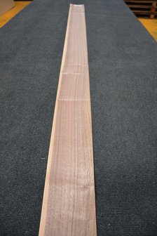 Amerikanischer Nussbaum Furnier 210 x 14-11 cm | 0.6mm |0,263m&sup2;