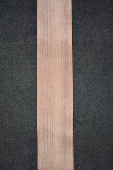 Amerikanischer Nussbaum Furnier 235 x 11-13 cm | 0.6mm | 0,276m&sup2;
