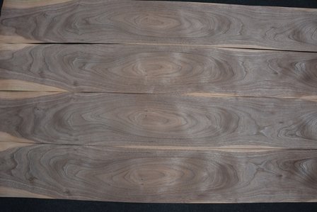 Amerikanischer Nussbaum Furnier 212 x 19 cm | 0.6mm | 0,403m&sup2;