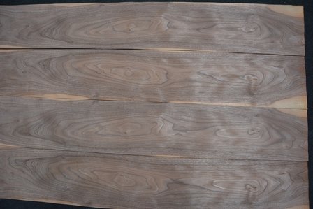 Amerikanischer Nussbaum Furnier 212 x 19 cm | 0.6mm | 0,403m&sup2;