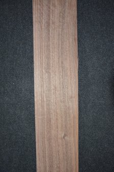 Amerikanischer Nussbaum Furnier 210 x 13-16 cm | 0.6mm | 0,304m&sup2;
