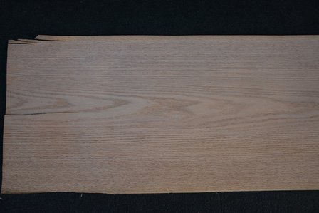 Amerikanische Eiche Furnier 262 x 38-43 cm | 0.6mm | 1,061m&sup2;