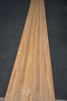 Teakholz Furnier 410 x 19-25 cm | 0.6 mm | 0,902m&sup2;