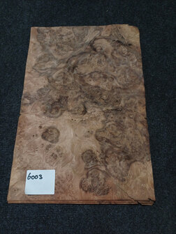 Wurzelholz furnier 36 x 24 - 24 cm | 0.6 mm | 0,1296 m&sup2;