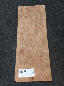 Ulmenwurzelholz furnier 43 x 16 - 17 cm | 0.6 mm | 0,1054 m&sup2;