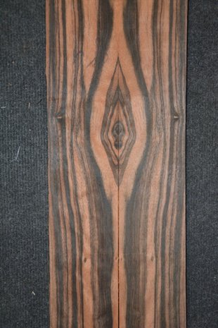 Coromandel furnier 98 x 8 - 9 cm | 0.6 mm | 0,0833 m&sup2;