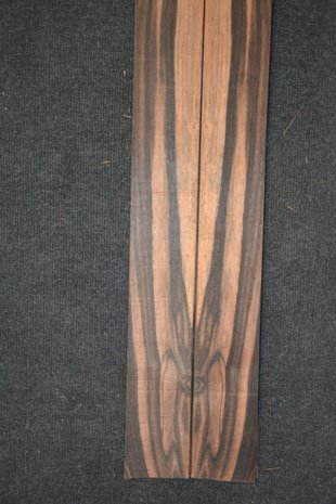 Amerikanischer Nussbaum Furnier 210 x 19-21 cm | 0.6mm | 0,490m²