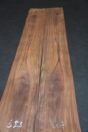 Santos palissander Furnier 214 x 26-29 cm | 0.6 mm | 0,5885m²