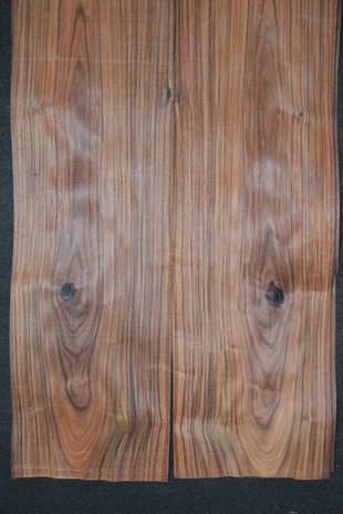 Santos palissander Furnier 214 x 26-29 cm | 0.6 mm | 0,5885m²
