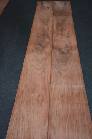 Afrikaans palissander Furnier 255 x 30 cm | 0.6 mm | 0,765m²