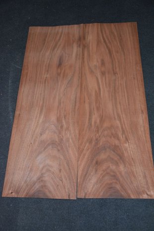 Afrikaans palissander Furnier 93 x 29-31 cm | 0.6 mm | 0,279m²