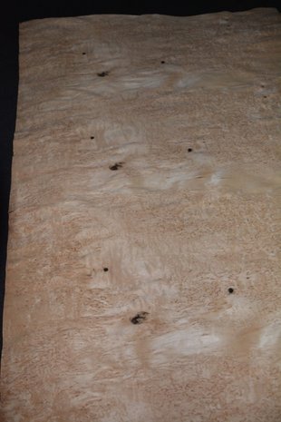 Karelische Birke Furnier 145 x 86 | 0.6mm | 1,247m²