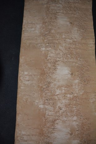 Karelische Birke Furnier 217 x 58 cm | 0.6mm | 1,2586m²