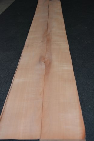 Birnbaum Furnier 240 x 15-18 cm | 0.6 mm | 0,396m²