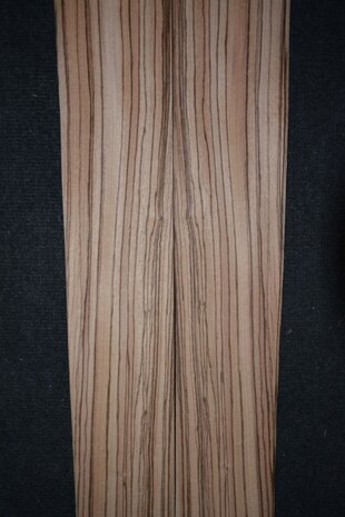 Zebrano Furnier 320 x 10-11 cm | 0.6 mm | 0,34m²
