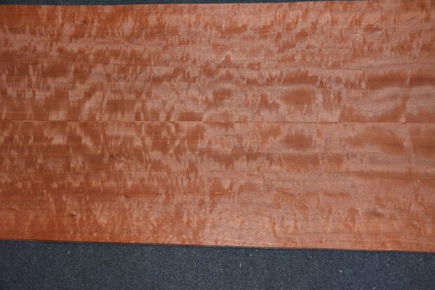 Makore Furnier 213 x 23 cm | 0.6mm | 0,49m²