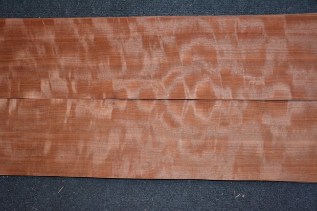 Makore furnier 223 x 16 - 17 cm | 0.6 mm | 0,3680 m&sup2;