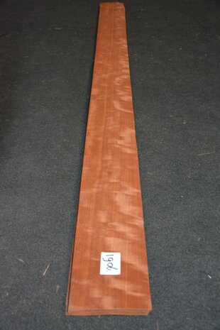 Makore furnier 223 x 16 - 17 cm | 0.6 mm | 0,3680 m&sup2;