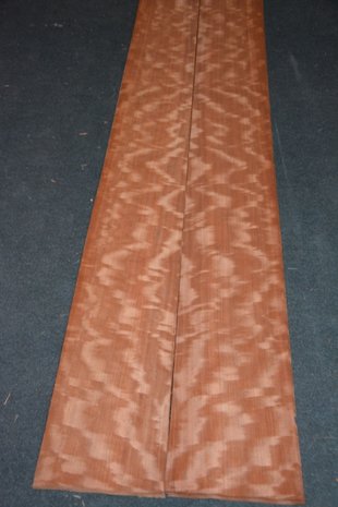 Makore Furnier 223 x 25-27 cm | 0.6mm | 0,58m²
