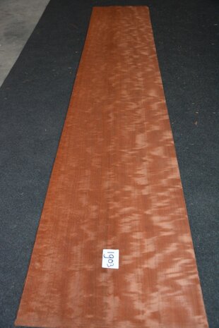 Makore Furnier 213 x 40-41 cm | 0.6mm | 0,86m²