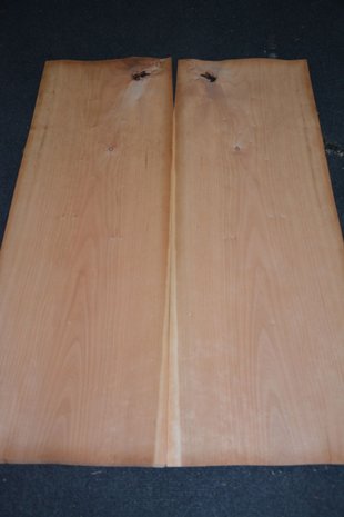 Kirschbaum Furnier 94 x 32 cm | 0.6mm | 0,3m²