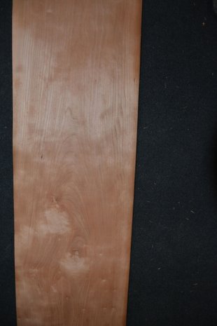 Kirschbaum Furnier 296 x 31-33 cm | 0.6mm | 0,95m²