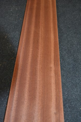 Sipo-Mahagoni Furnier 225 x 15 cm | 0.6mm | 0,3375