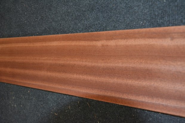Sipo-Mahagoni Furnier 225 x 15 cm | 0.6mm | 0,3375