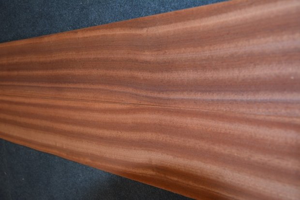 Sipo-Mahagoni Furnier 225 x 15 cm | 0.6mm | 0,3375
