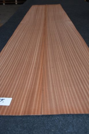 Sapelli mahonie Furnier 221 x 24-26 cm | 0.6mm | 0,553m²