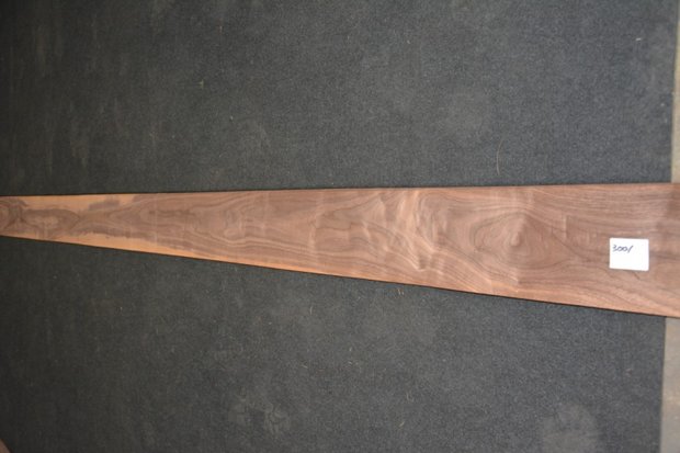 Amerikanischer Nussbaum Furnier 435 x 17-21 cm | 0.6mm | 0,827m²