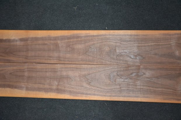 Amerikanischer Nussbaum Furnier 435 x 17-21 cm | 0.6mm | 0,827m²