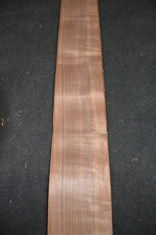 Amerikanischer Nussbaum Furnier 435 x 17-19 cm | 0.6mm | 0,783m²