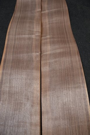 Amerikanischer Nussbaum Furnier 435 x 17-19 cm | 0.6mm | 0,783m²