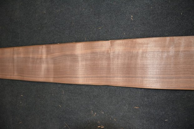 Amerikanischer Nussbaum Furnier 435 x 17-19 cm | 0.6mm | 0,783m²
