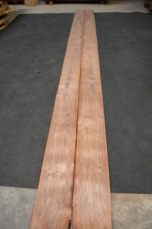 Amerikanischer Nussbaum Furnier 440 x 20 cm | 0.6mm | 0,880m²