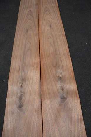 Amerikanischer Nussbaum Furnier 440 x 20 cm | 0.6mm | 0,880m²