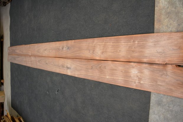 Amerikanischer Nussbaum Furnier 440 x 20 cm | 0.6mm | 0,880m²