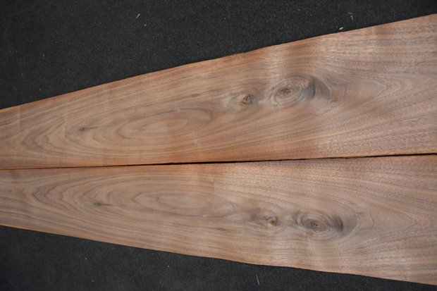 Amerikanischer Nussbaum Furnier 440 x 20 cm | 0.6mm | 0,880m²