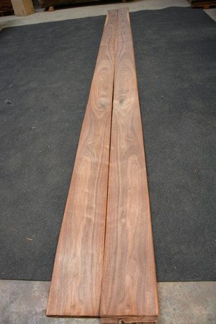 Amerikanischer Nussbaum Furnier 440 x 17 cm | 0.6mm |  0,748m²