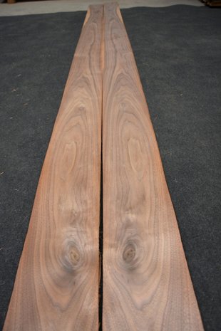 Amerikanischer Nussbaum Furnier 440 x 17 cm | 0.6mm |  0,748m²