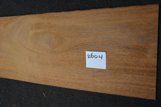 Braunholz Furnier 325 x 19-22 cm | 0.6mm | 0,666m²