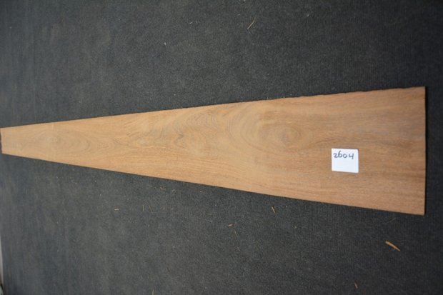 Braunholz Furnier 325 x 19-22 cm | 0.6mm | 0,666m²