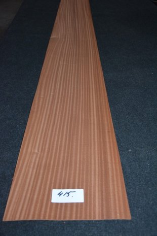Sapelli mahonie Furnier 221 x 25-28 cm | 0.6mm | 0,586m²