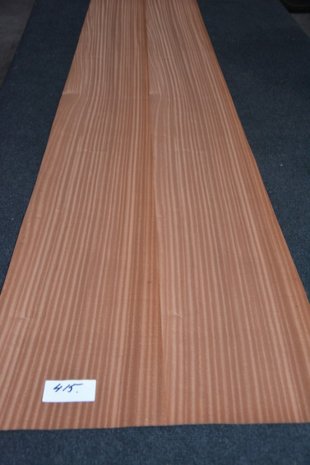 Sapelli mahonie Furnier 221 x 25-28 cm | 0.6mm | 0,586m²