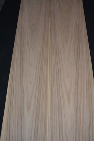 Europ&auml;ische Eiche furnier 154 x 23,5 - 23,5 cm | 0.6 mm | 0,3619 m&sup2;