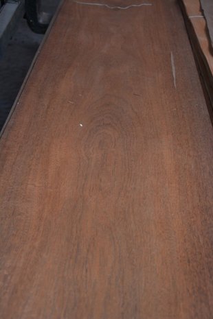 Swietenia mahonie fineer 242 x 44-45 cm | 0.6mm | 1,077m2