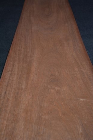 Swietenia mahonie fineer 242 x 44-45 cm | 0.6mm | 1,077m2