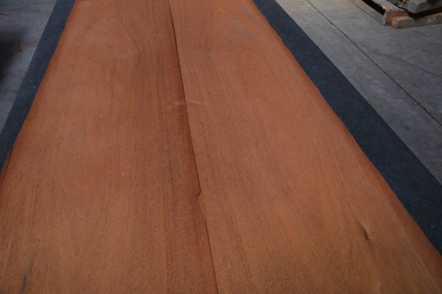 Santos-Palisander furnier 173 x 9 - 9 cm | 0.6 mm | 0,1557 m&sup2;