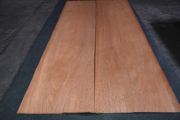 Santos-Palisander furnier 173 x 9 - 9 cm | 0.6 mm | 0,1557 m&sup2;